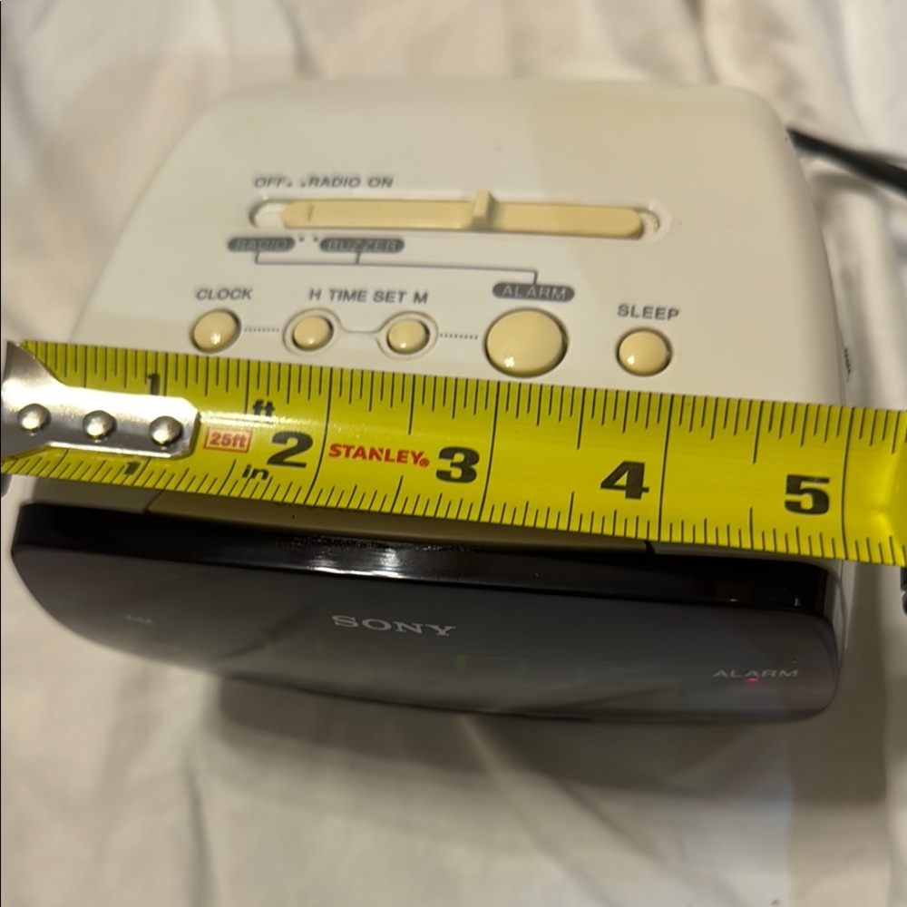 VINTAGE Sony Black and White Dream Machine with Green Display - Picture 7 of 7
